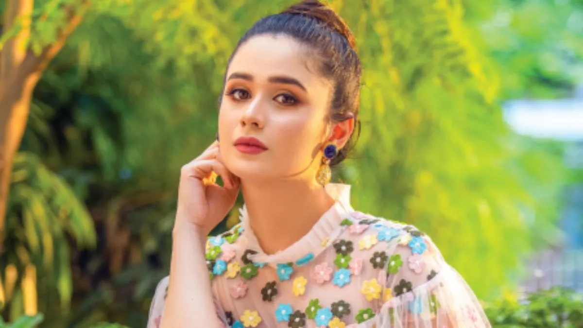 এই অস্বস্তি থেকে দেশটাকে বের করা দরকার: ঐশী