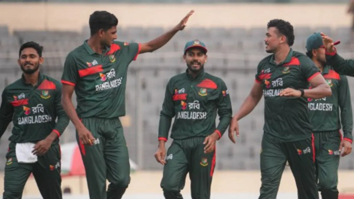 ৩ ওভারে ৩ উইকেট হারাল পাকিস্তান