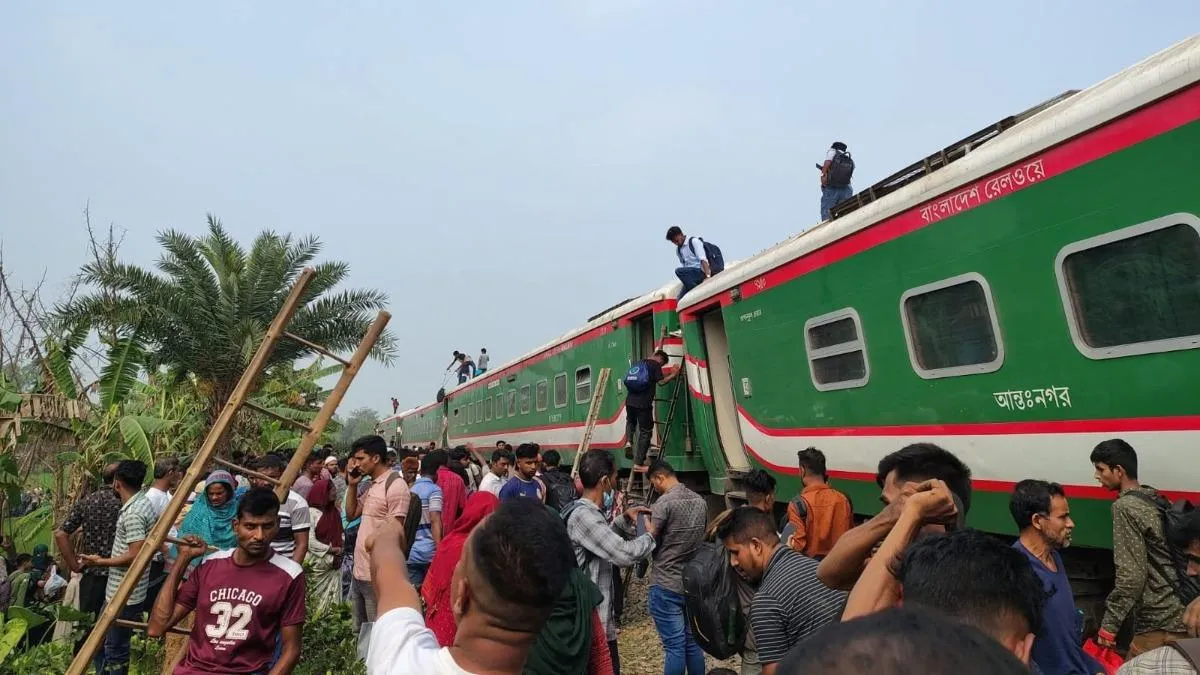 নীলসাগর এক্সপ্রেস ট্রেনে কী ঘটেছিল, যা বলছেন চালক