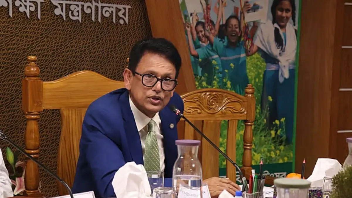 পাবলিক পরীক্ষায় ‘নীরব বহিষ্কারের’ নিয়ম বাতিল ঢাকা বোর্ডে