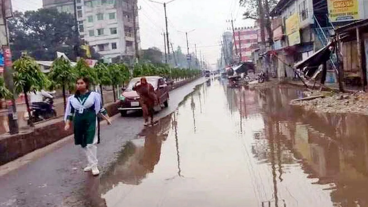 ভারি বৃষ্টিতে রংপুরে জলাবদ্ধতা, বেড়েছে নদ-নদীর পানি
