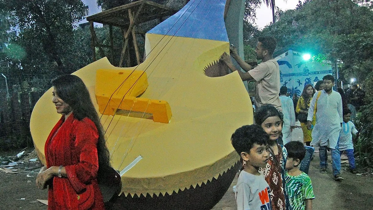 বৈশাখের আগের দিন ঘুরতে এসেছেন অনেকে