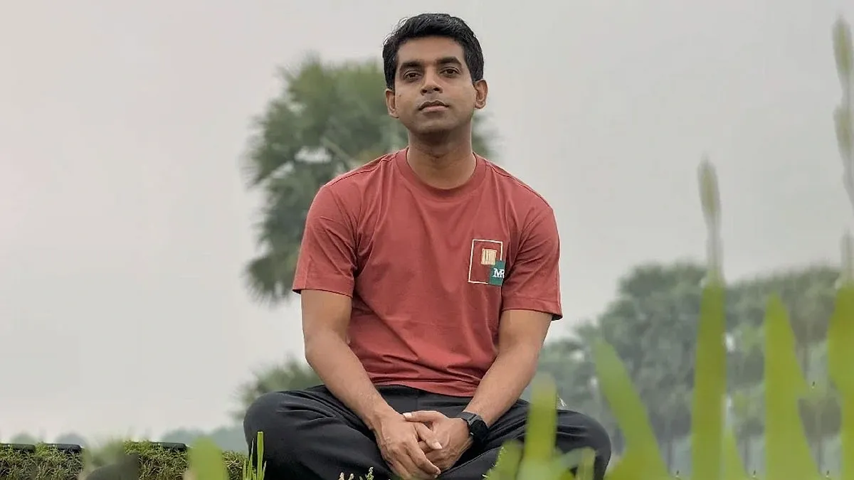 কাস্টমস কর্মকর্তা বুলেটকে হত্যা করা হয় চলন্ত সিএনজি থেকে ফেলে