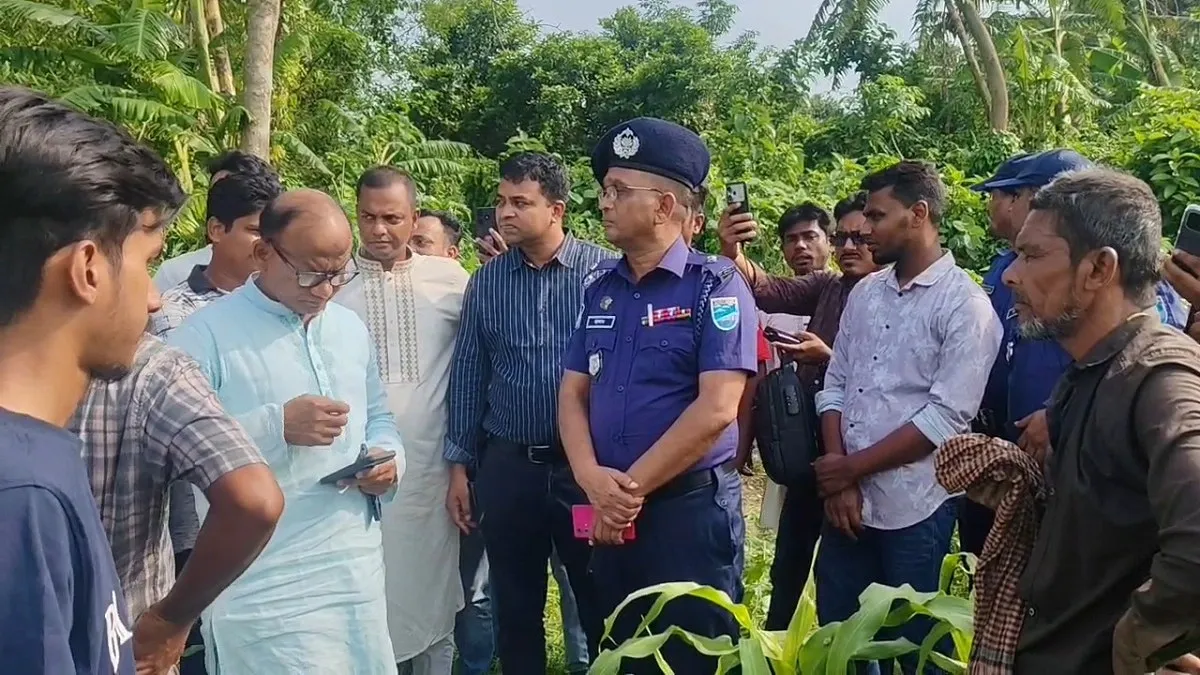 কবরস্থানে ককটেল বিস্ফোরণ, সিসিটিভি-পুলিশ ফাঁড়ি স্থাপনের ঘোষণা এমপির