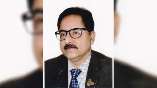 বাবার স্থায়ী অনুপস্থিতিই তাকে মহান করে