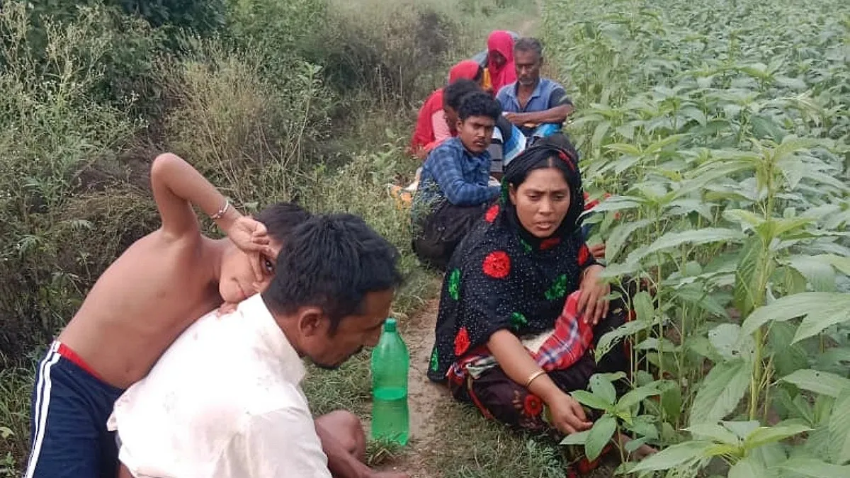 কুষ্টিয়ার সীমান্তে তৃতীয় দিনের মতো আটকে আছেন নারী-শিশুসহ ১২ জন