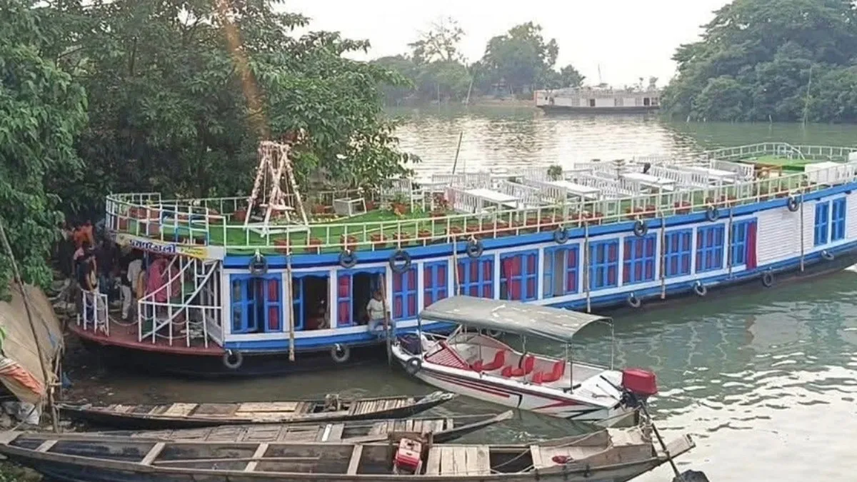 হাউজবোটের ইঞ্জিনে পড়ে প্রাণ গেলো শিশুর