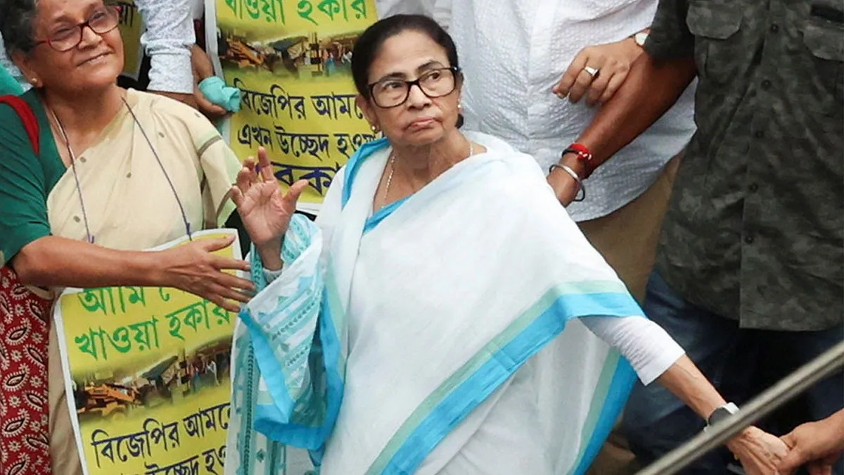 রাজ্য হারিয়ে দিল্লিমুখী মমতা
