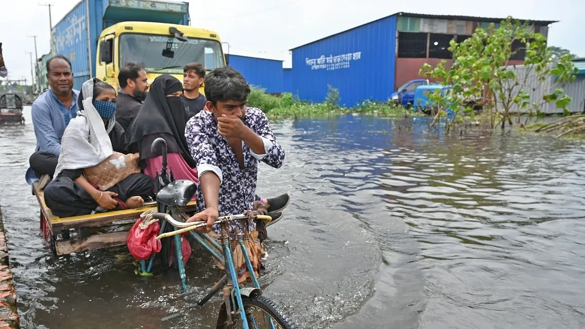 ১৪ হাজার ঘর ভেঙেছে, সড়ক ১৩২০ কিলোমিটার