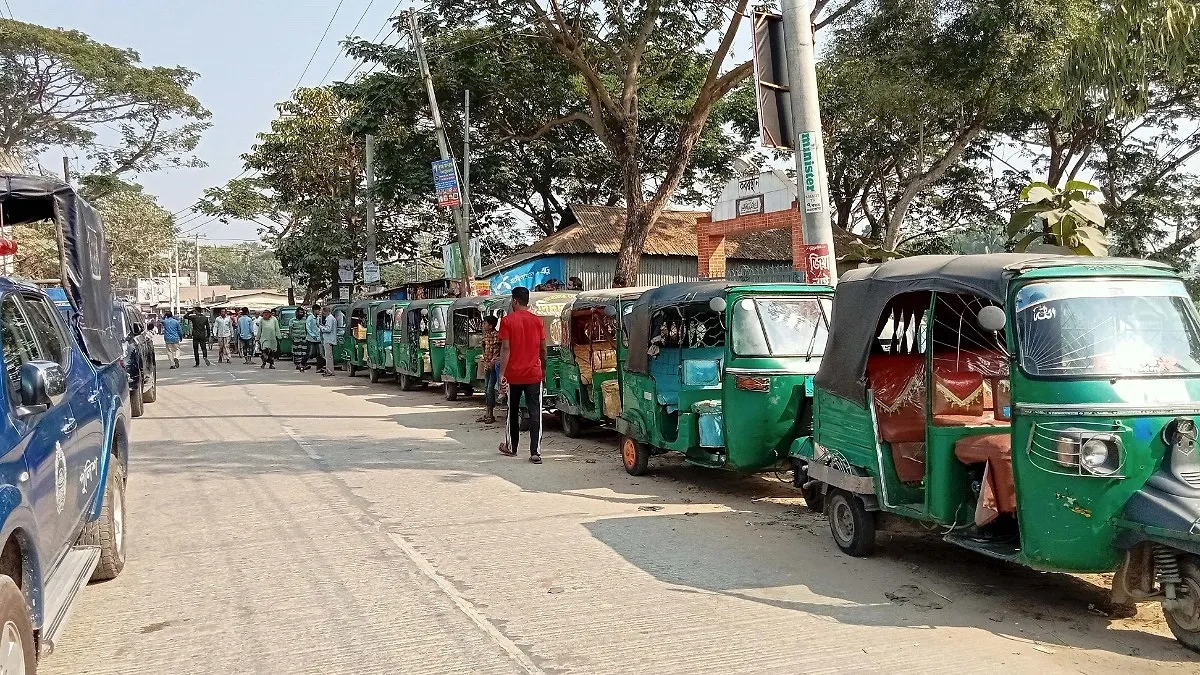 প্রতিদিন তিন ঘণ্টা বন্ধ সিএনজি ফিলিং স্টেশন
