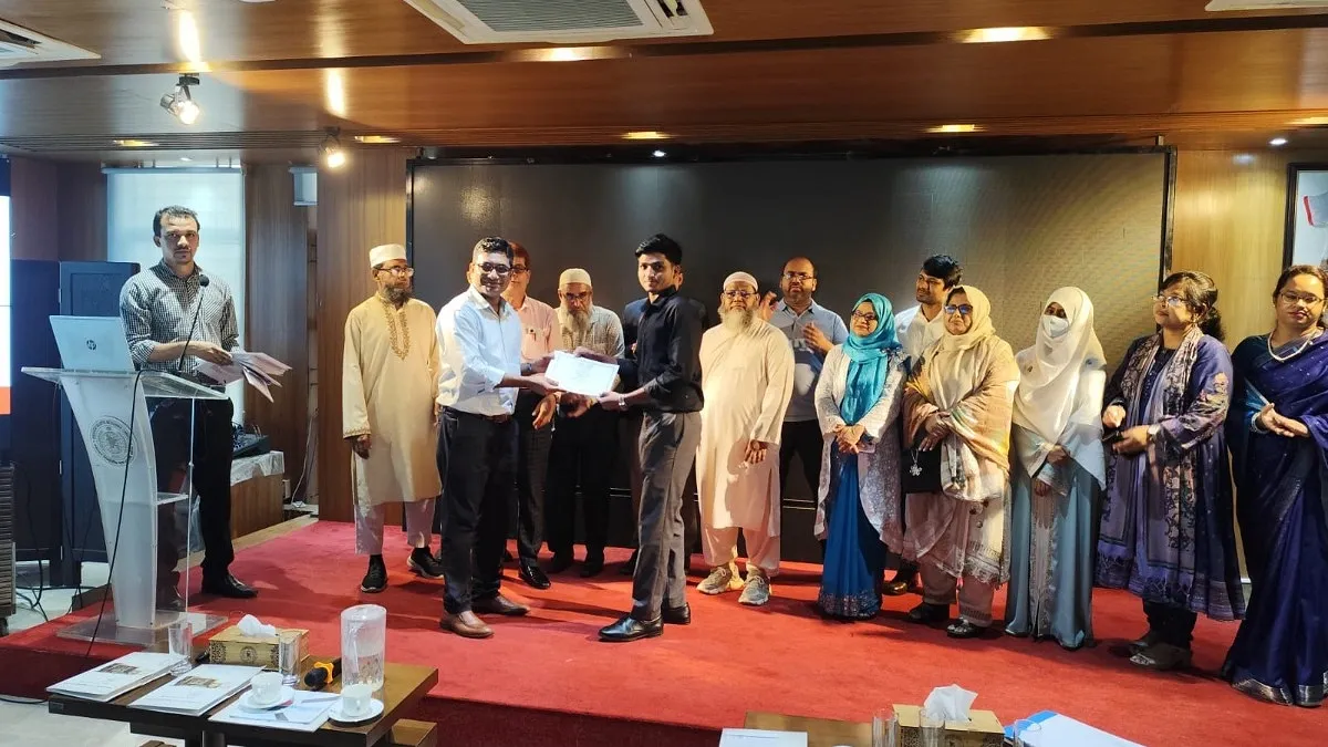 ১০০ শিক্ষক-শিক্ষার্থী পেলেন বিনিয়োগ শিক্ষা প্রশিক্ষণ
