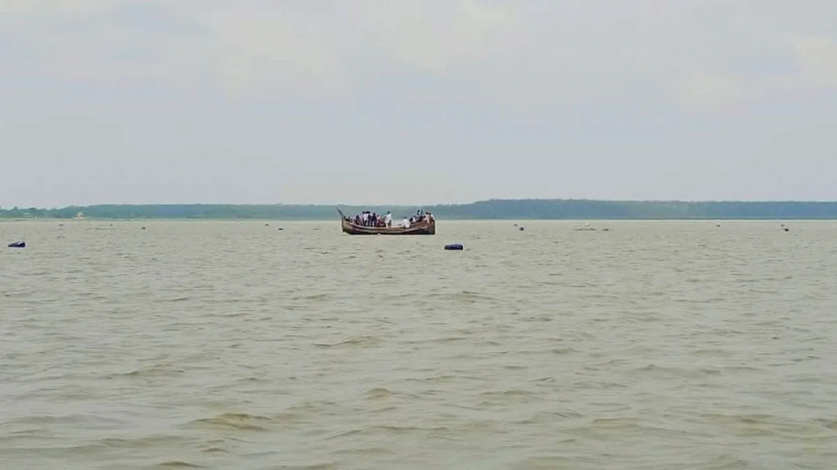 উত্তাল মেঘনায়  মাছ ধরতে  গিয়ে মৃত্যু