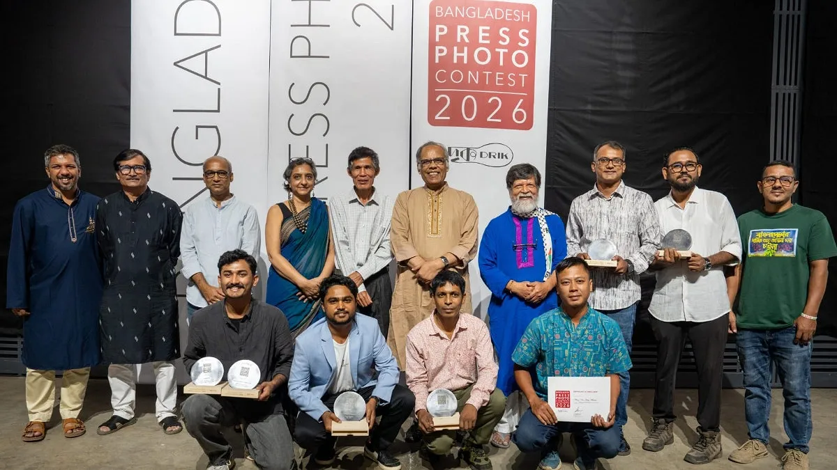 ‘গাছ লাগানোর ছবি তুললে খুশি, দমন-পীড়নের ছবি তুললেই আক্রমণ’