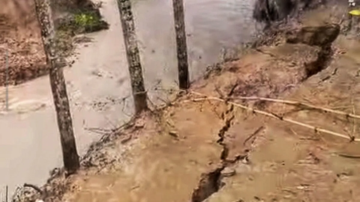 পাহাড়ি ঢলে খাল-ছড়ার পাড়ে ভাঙন, ঝুঁকিতে ঘরবাড়ি-সড়ক