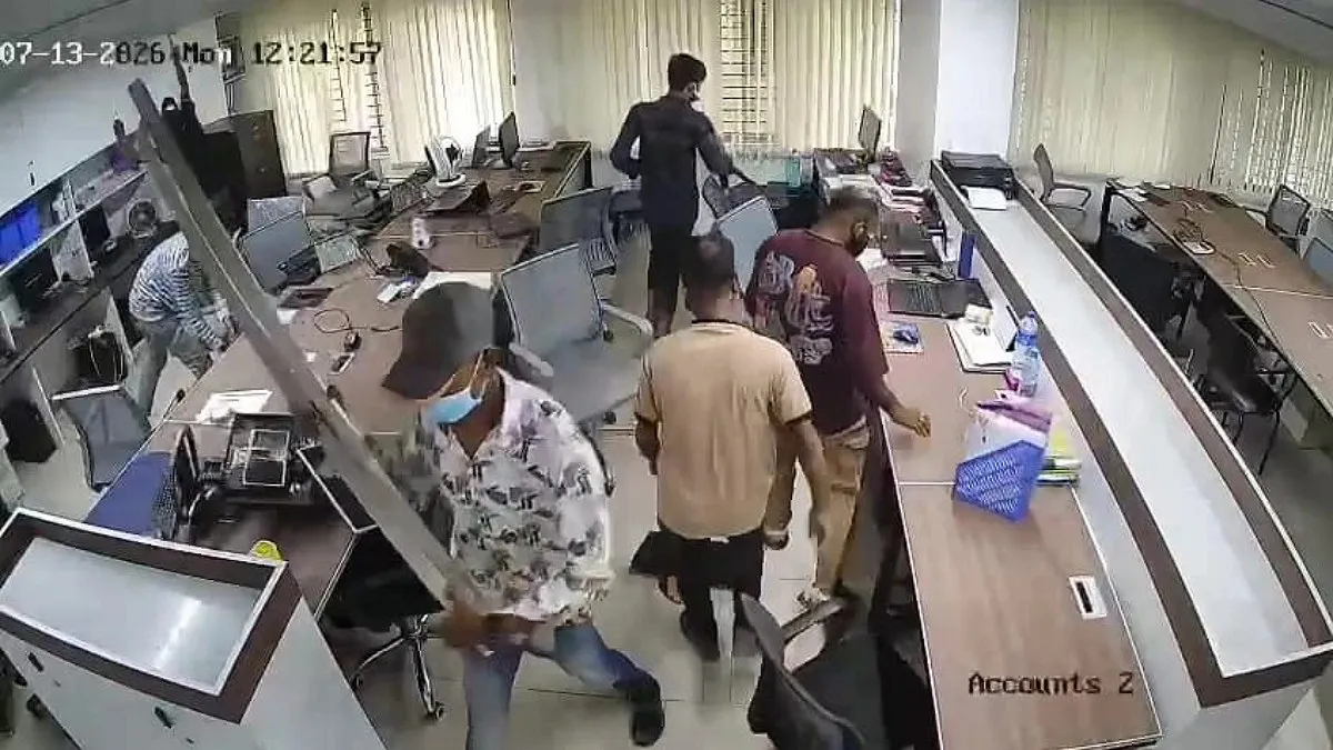 প্রকাশ্য তাণ্ডবের ২৪ ঘণ্টায়ও গ্রেপ্তার নেই, আসামিও অজ্ঞাত
