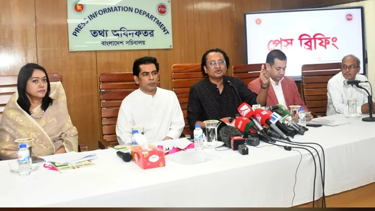 তথ্য উপদেষ্টা বললেন, দেশে সারের সংকট নেই