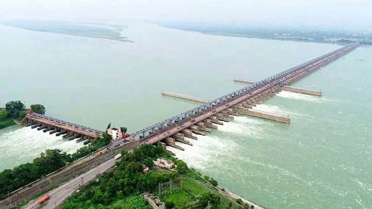 গঙ্গার পানিতে বন্যার চাপ, ফারাক্কার সব গেট খুলতে পশ্চিমবঙ্গকে অনুরোধ বিহারের