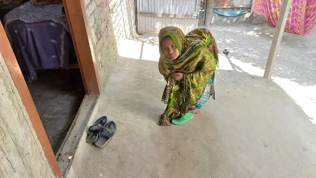 হামাগুড়ির পথ পেরিয়ে স্কুলে, স্বপ্ন শিক্ষক হওয়ার