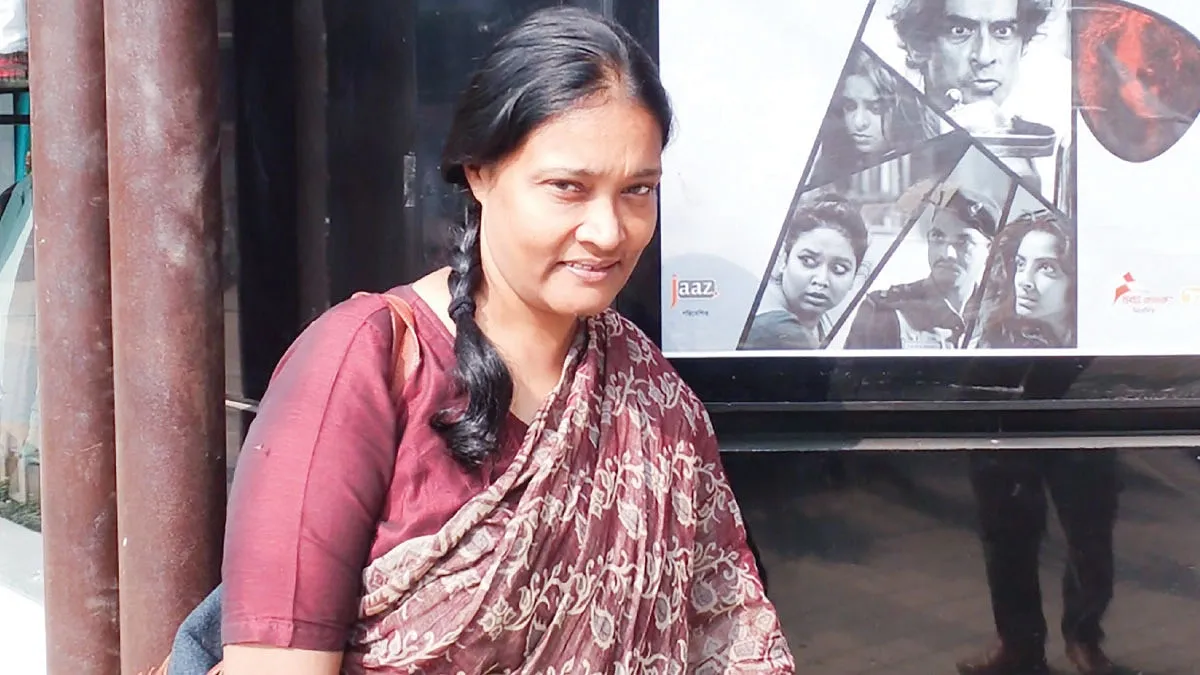 লড়াই চলছে, লেখাও বন্ধ নেই