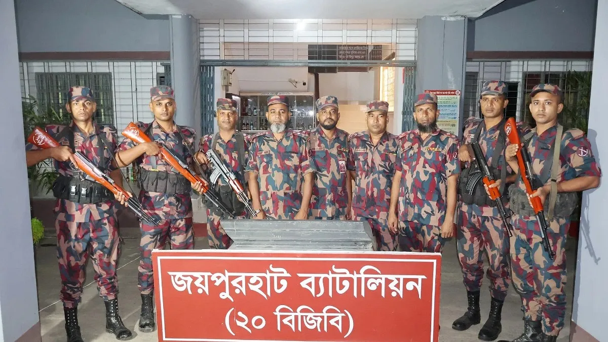 জয়পুরহাট সীমান্তে ৫১ কেজির কষ্টিপাথর উদ্ধার