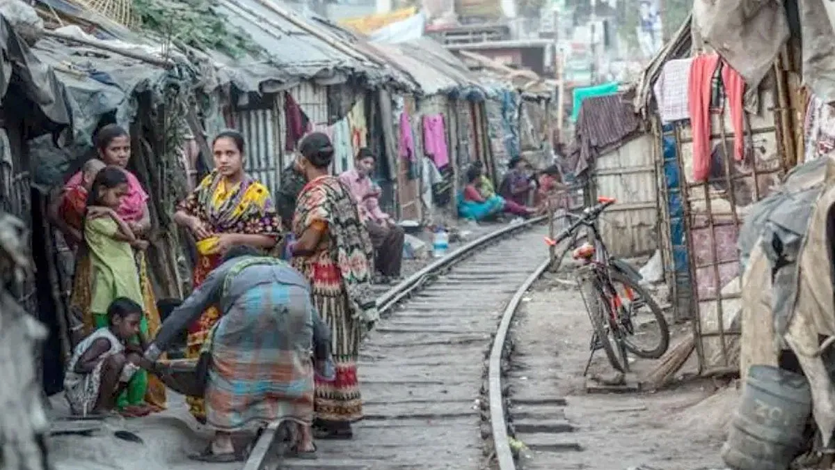 দরিদ্র তালিকায় খরচ বাড়ল ১৭৯৪ কোটি টাকা