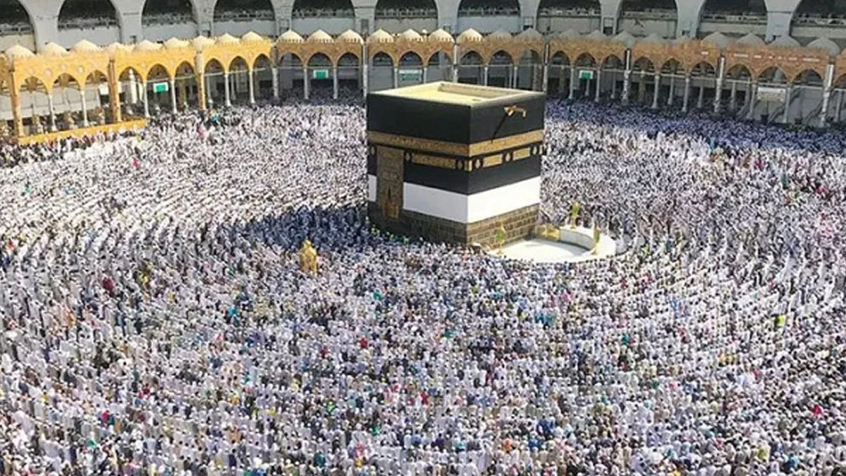 হজ কার্যক্রমে অনুমতি পেল ৭০২ এজেন্সি