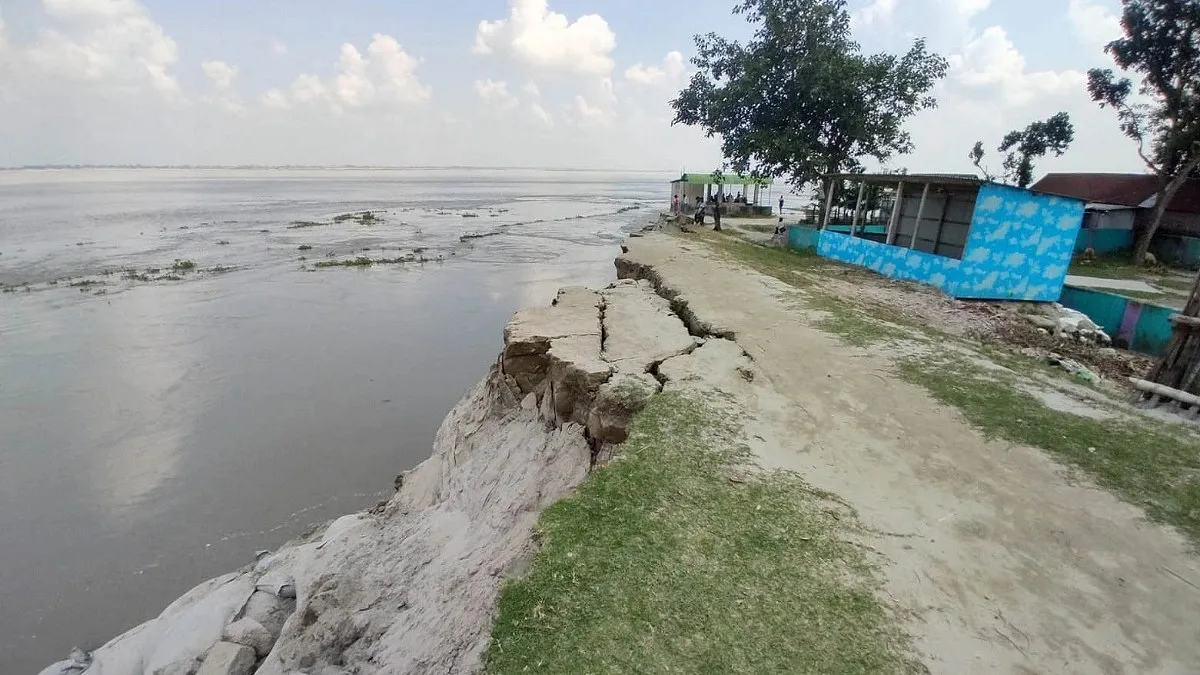 শহরাবাড়ি ঘাটের ভাঙন থামছেই না