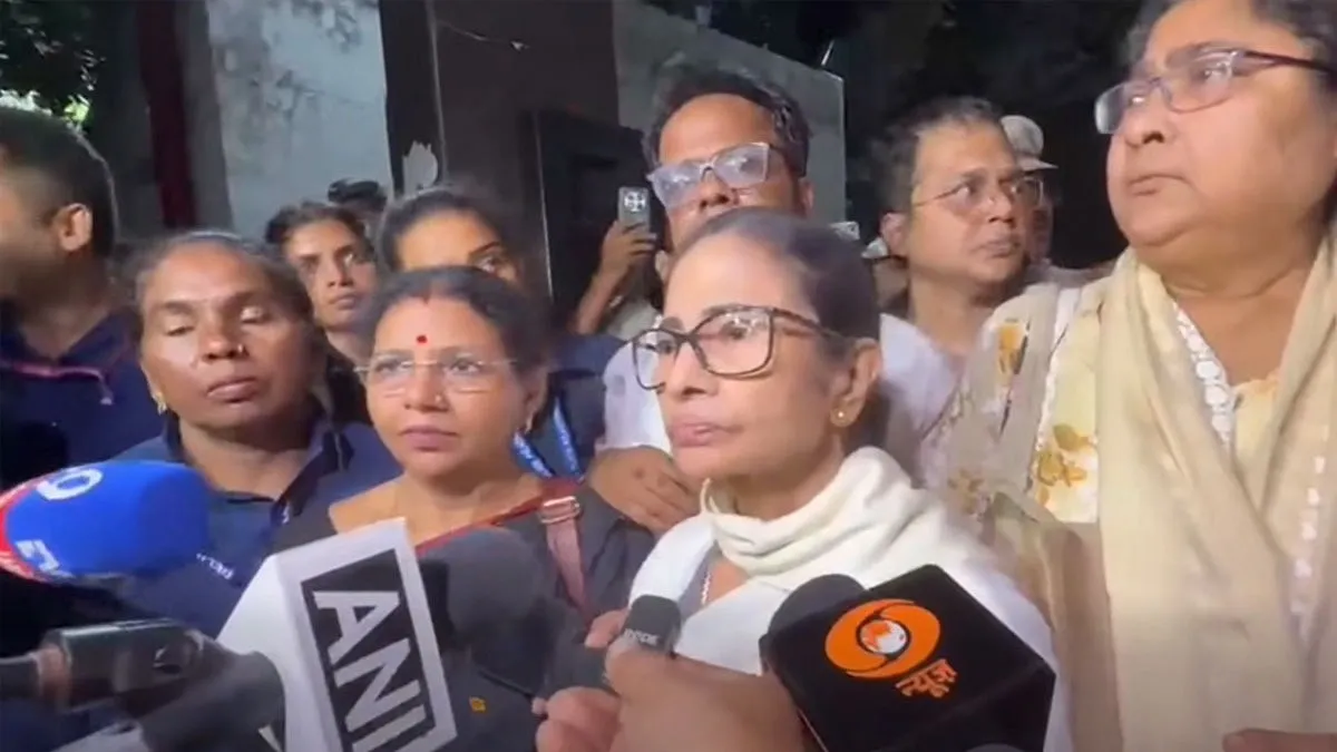আটকের পর ছেড়ে দেওয়া হলো মমতা ও তৃণমূলের নেতাদের