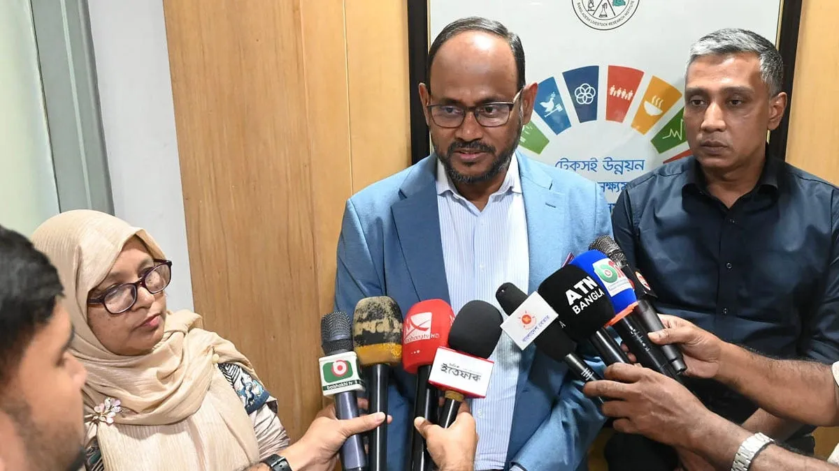 প্রাণিসম্পদের টিকার শতভাগ উৎপাদন দেশে করতে হবে