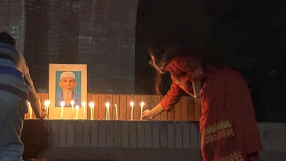 মুক্তিযোদ্ধা মানিক পশারীর প্রতি শ্রদ্ধা জানিয়ে জাবিতে মোমবাতি প্রজ্বালন