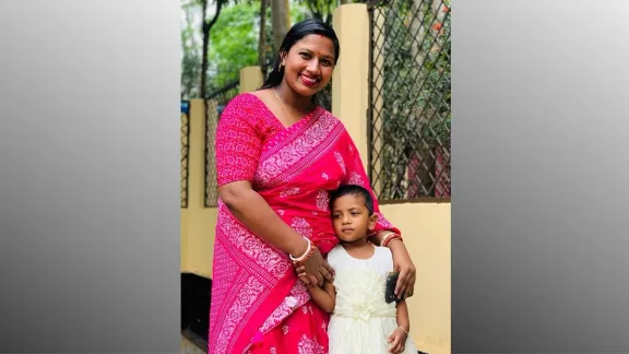 ডেঙ্গুতে অন্তঃসত্ত্বার মৃত্যু, মাকে খুঁজছে চার বছরের মৈত্রী
