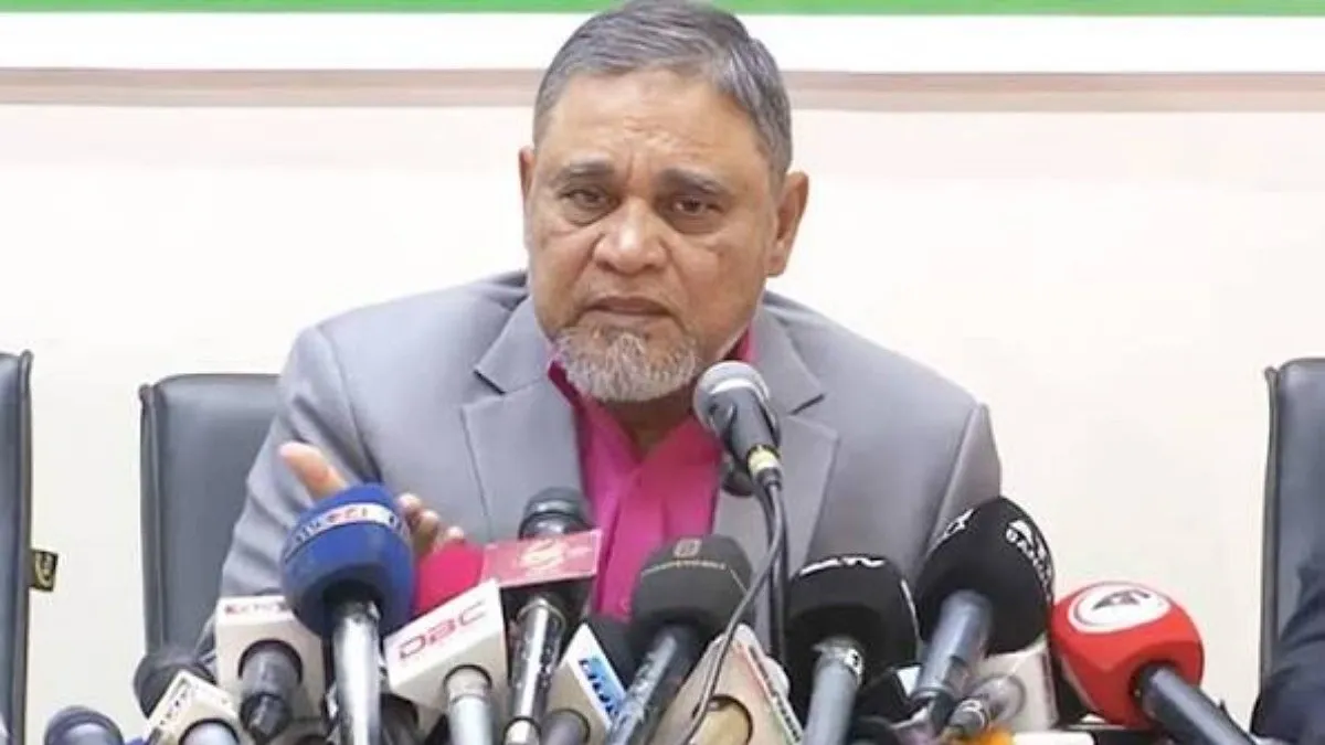 ঠাকুরগাঁও-১ উপনির্বাচনকে জাতীয় নির্বাচনের মতো গুরুত্ব দেওয়া হচ্ছে : সিইসি