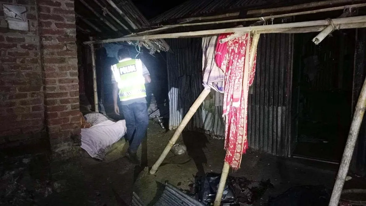 ধর্ম অবমাননার অভিযোগ তুলে পীরগঞ্জের তিন বাড়িতে হামলা-ভাঙচুর