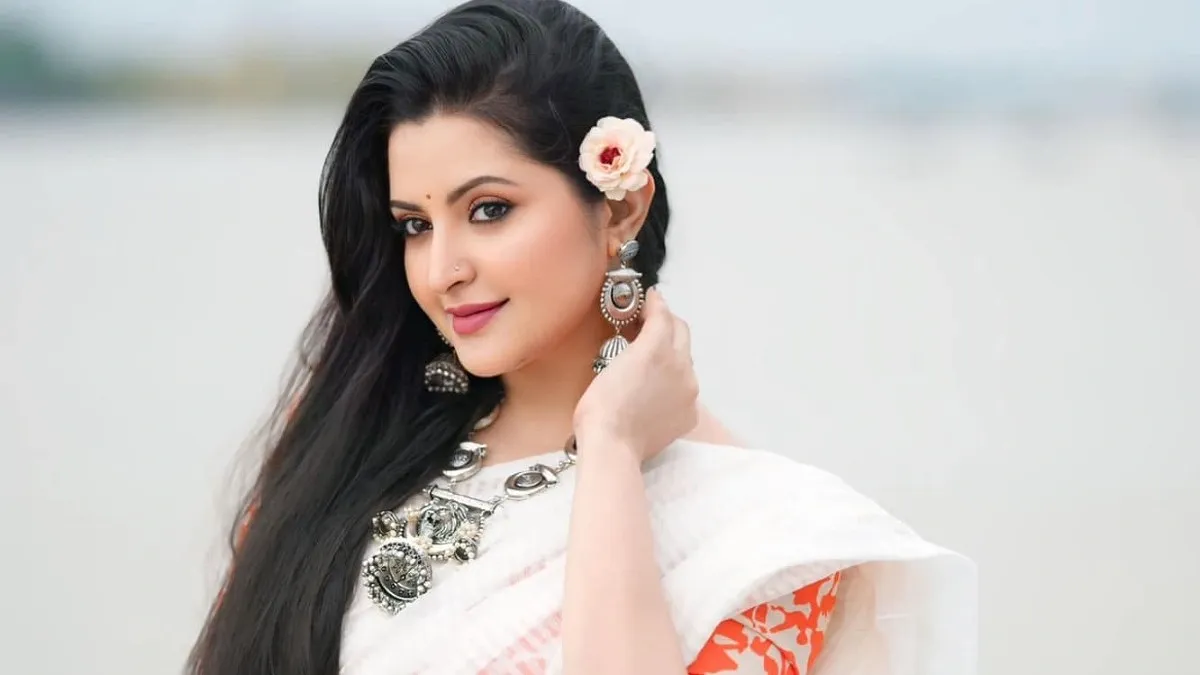 নির্মলেন্দু গুণ বলেছিলেন, সৌন্দর্যের সুষম বিকাশ আছে পরীমনির দেহাবয়বে
