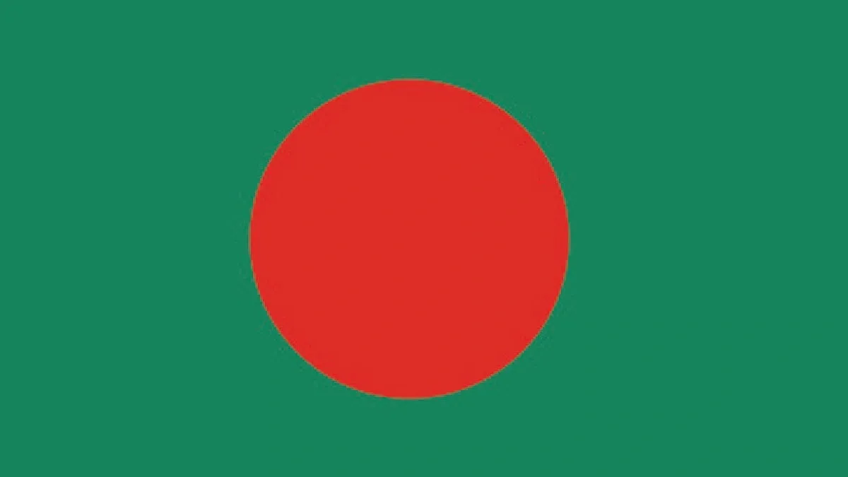 সরকারি কর্তারাই মানছেন না জাতীয় পতাকা বিধি