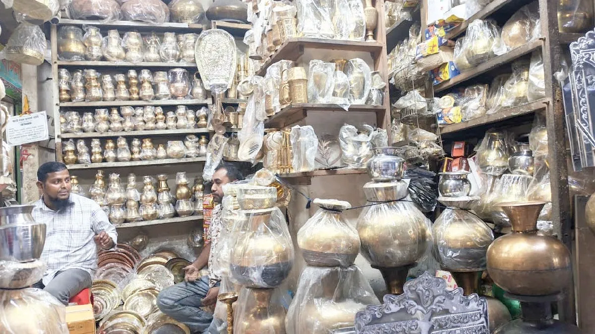 সংকটে পুরান ঢাকার কাঁসাশিল্প
