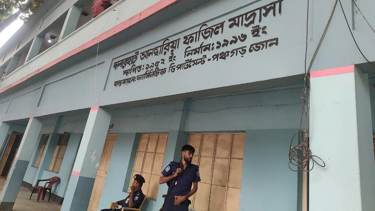 ঠাকুরগাঁয়ে তিনজন ভুয়া ভোটার আটক