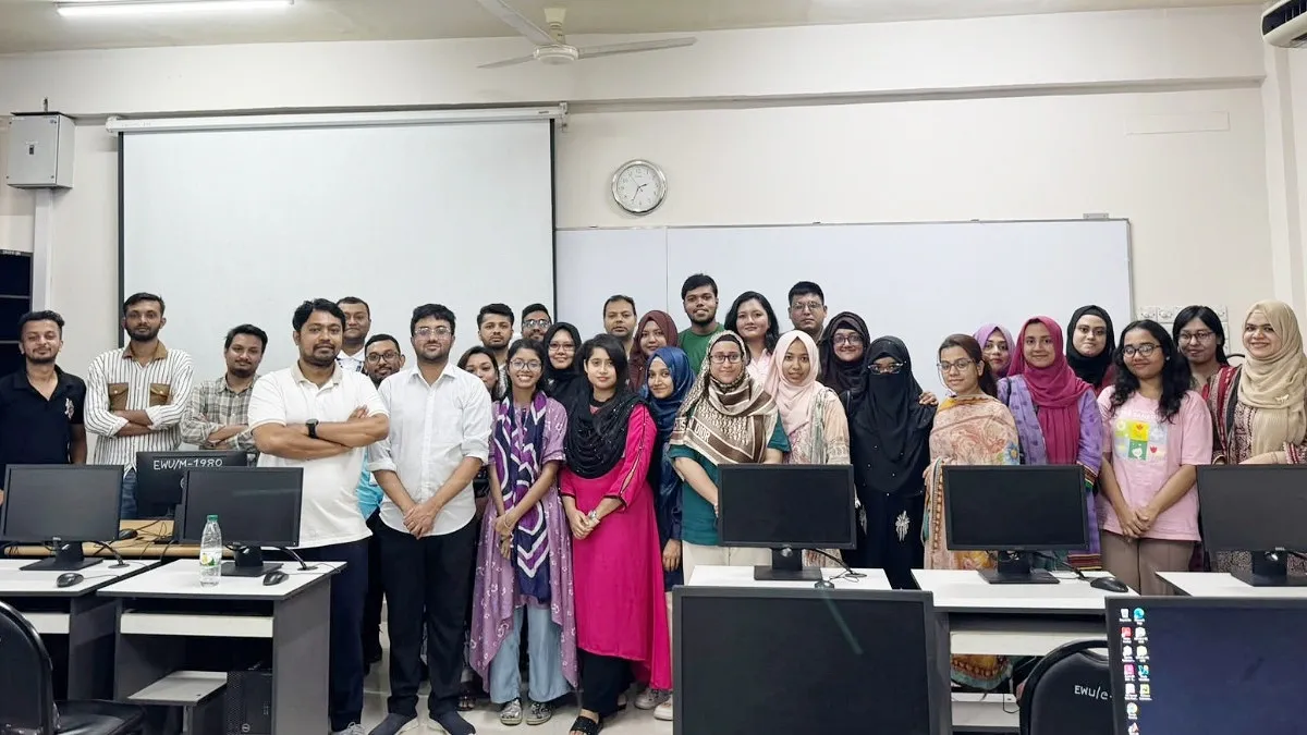 ইস্ট ওয়েস্ট ইউনিভার্সিটি এমবিএ ক্লাবের ‘এক্সেল মাস্টারি প্রোগ্রাম’ অনুষ্ঠিত