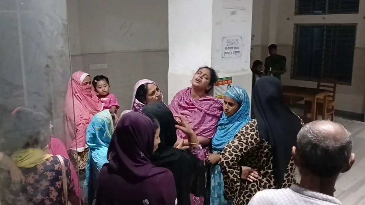 নিজ বাসের চাপায় প্রাণ গেল মালিকের