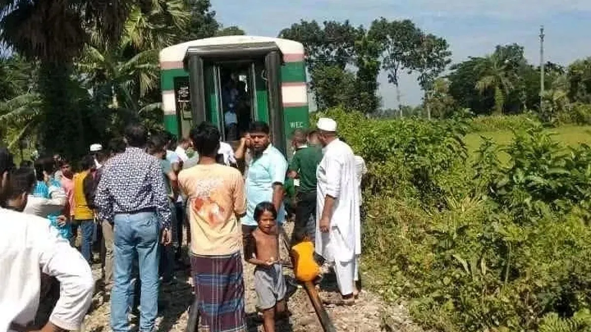 গফরগাঁওয়ে তিস্তা এক্সপ্রেসের দুই বগি বিচ্ছিন্ন