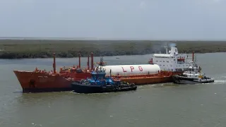 পাকিস্তানে এলপিজি সিলিন্ডারের দাম ছাড়াল ৮ হাজার রুপি