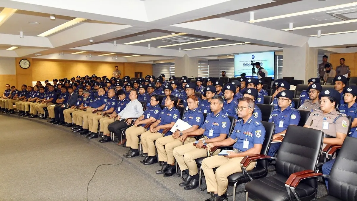 সততা ও নিরপেক্ষতার সঙ্গে নবীন পুলিশ কর্মকর্তাদের দায়িত্ব পালনের আহ্বান আইজিপির