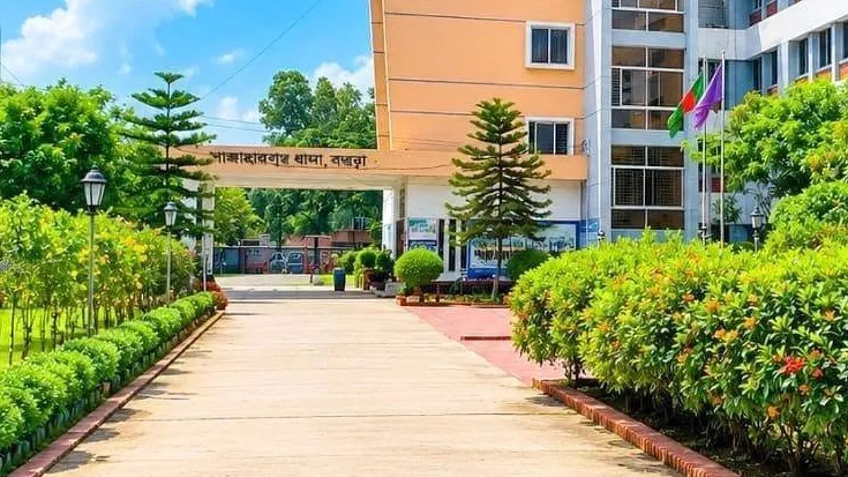 ঘুম ভাঙতেই বাবার রক্তাক্ত মরদেহ দেখলেন মেয়ে