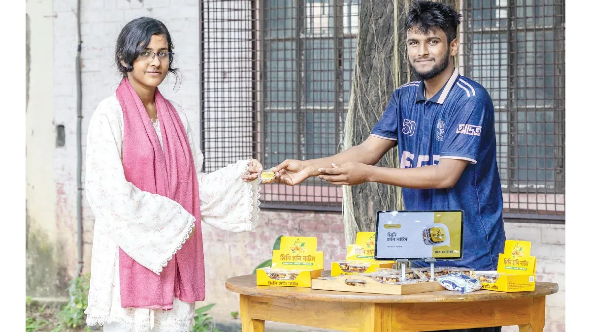 পড়াশোনার ফাঁকে পুষ্টির জোগান