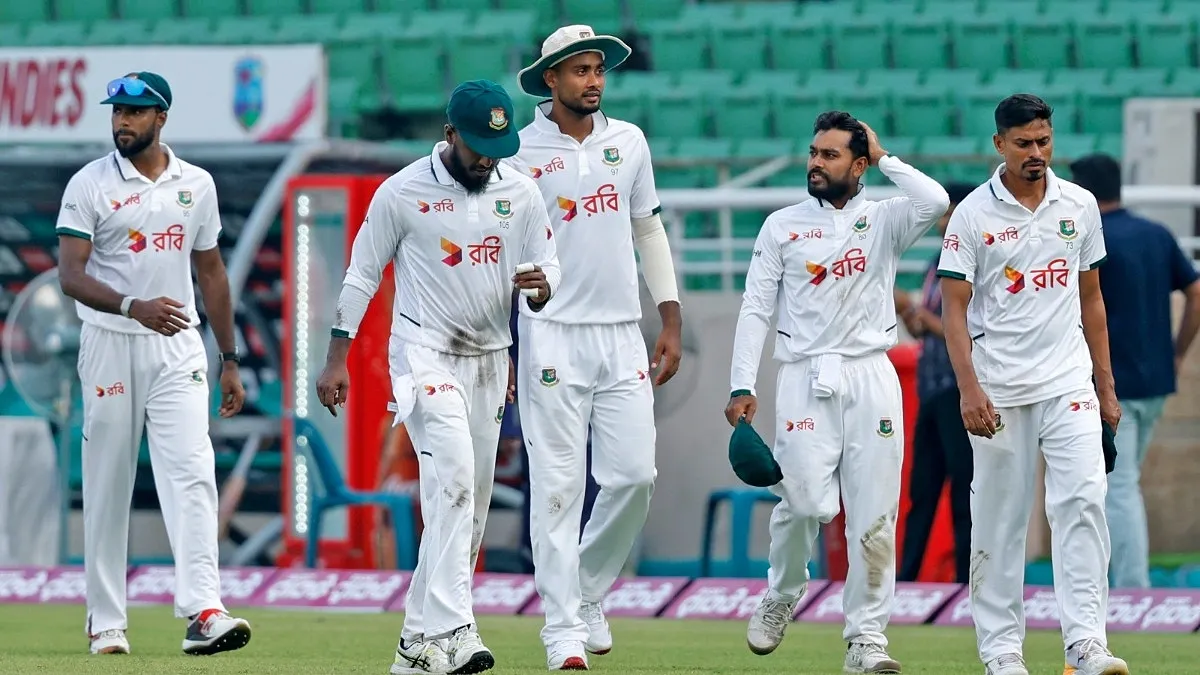 শেষ বিকালে অসহায় আত্মসমর্পণ