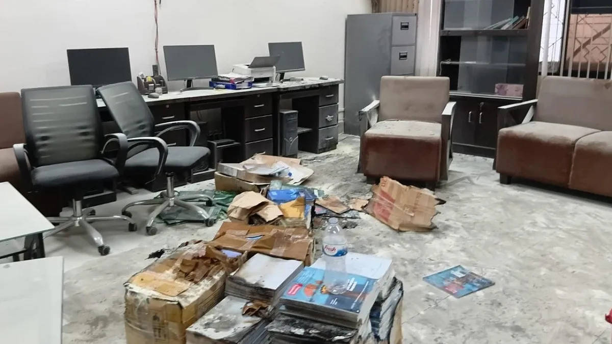 পররাষ্ট্র মন্ত্রণালয়ে আগুন