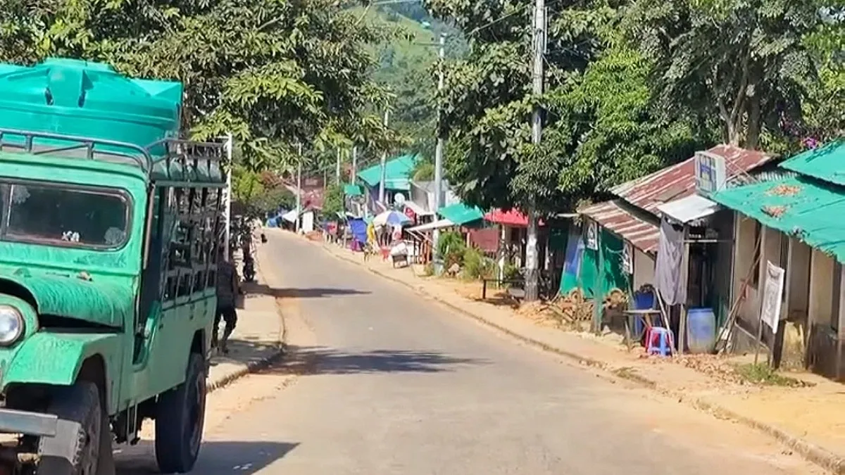 অবরোধে অচল সাজেক, পর্যটন বন্ধে বাড়ছে সংকট