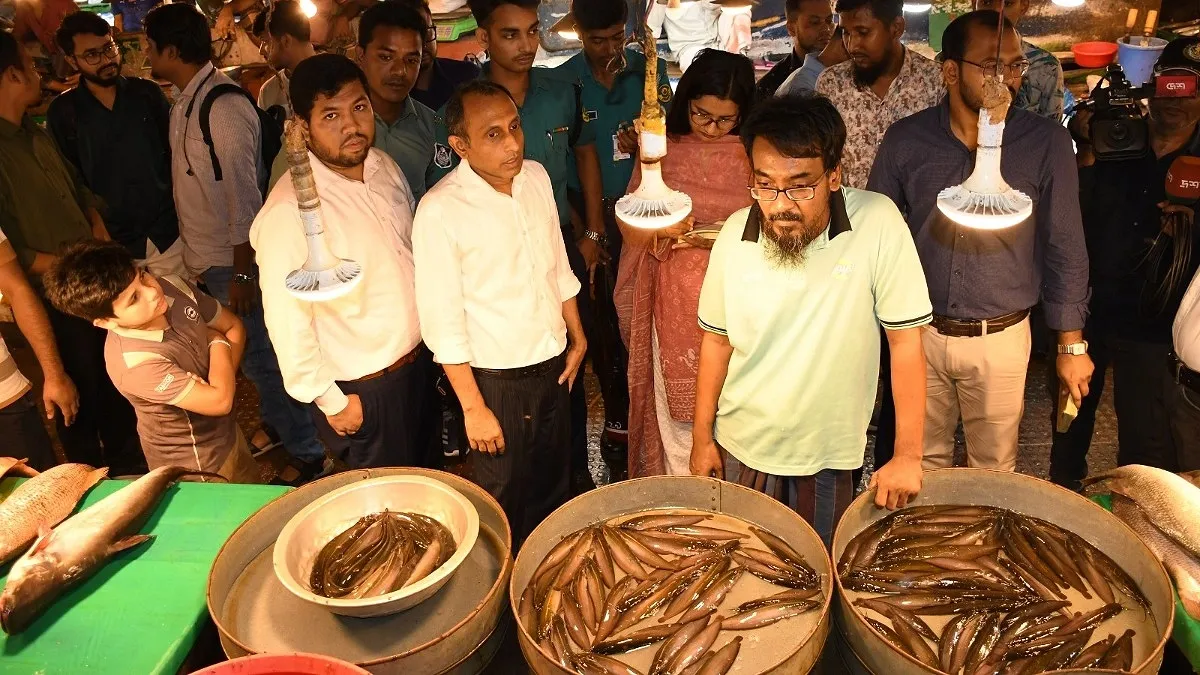 চট্টগ্রামে ভোক্তার অভিযান: চাষের শিং দেশি বলে বিক্রি