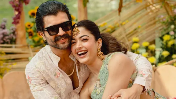 সমালোচকদের নিজের চরকায় তেল দিতে বললেন বিজয়