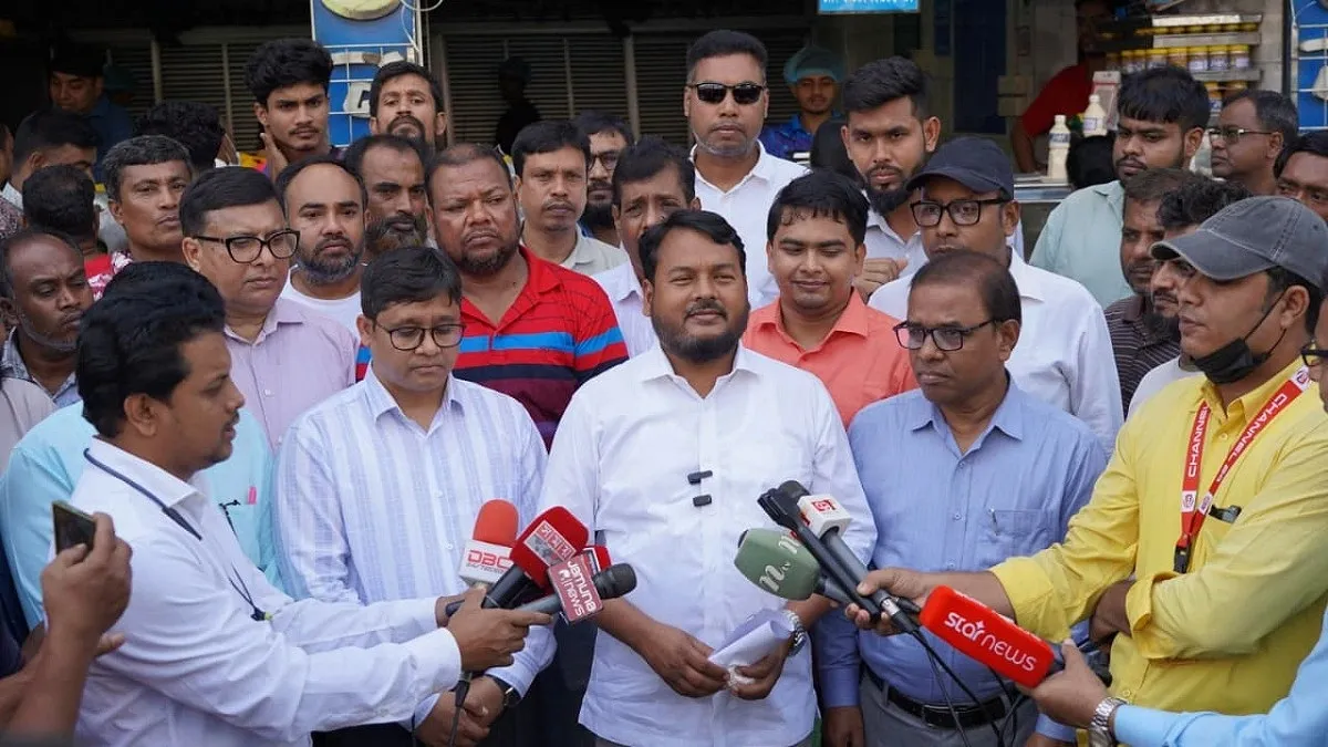 নগরীর ফুটপাত দখলমুক্ত করতে যা করা প্রয়োজন করব: রাসিক প্রশাসক